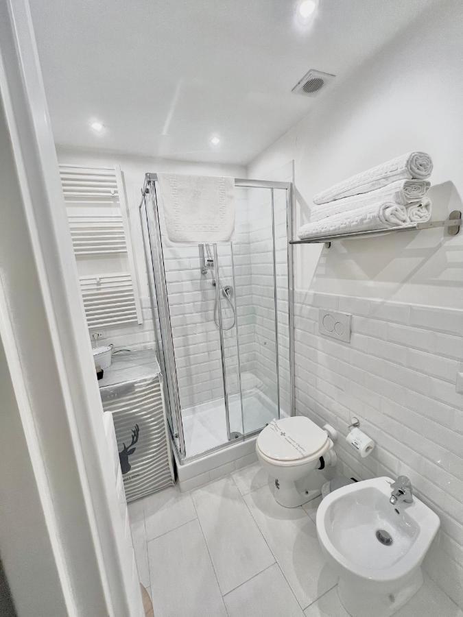 Madonna Dei Monti Apartment โรม ภายนอก รูปภาพ