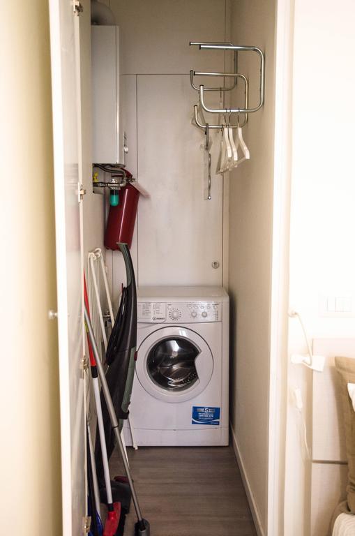 Madonna Dei Monti Apartment โรม ภายนอก รูปภาพ